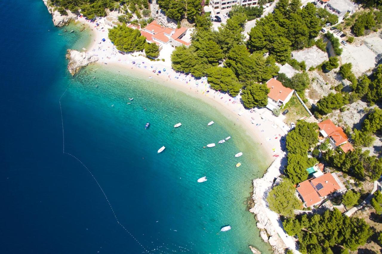Apartments By The Sea Brela, Makarska - 11821 Eksteriør billede