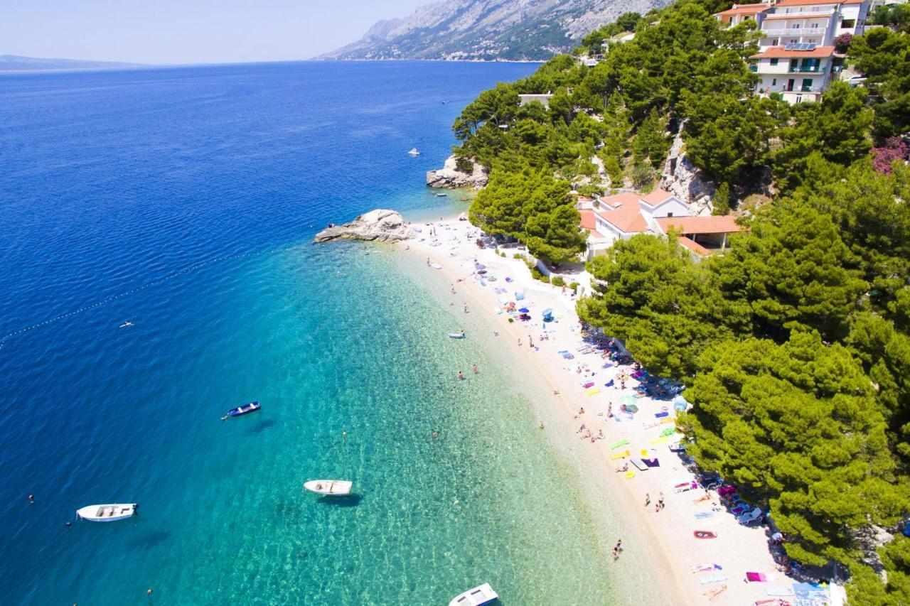 Apartments By The Sea Brela, Makarska - 11821 Eksteriør billede
