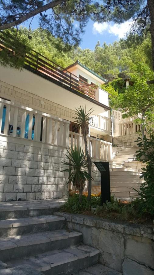 Apartments By The Sea Brela, Makarska - 11821 Eksteriør billede